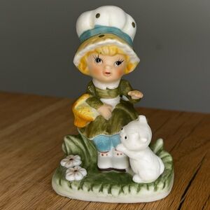 Vintage HOMCO Girl with cat figurine